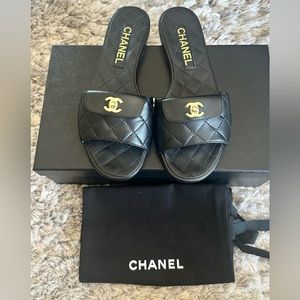 Chanel Black Turnlock Sandals; Size 37